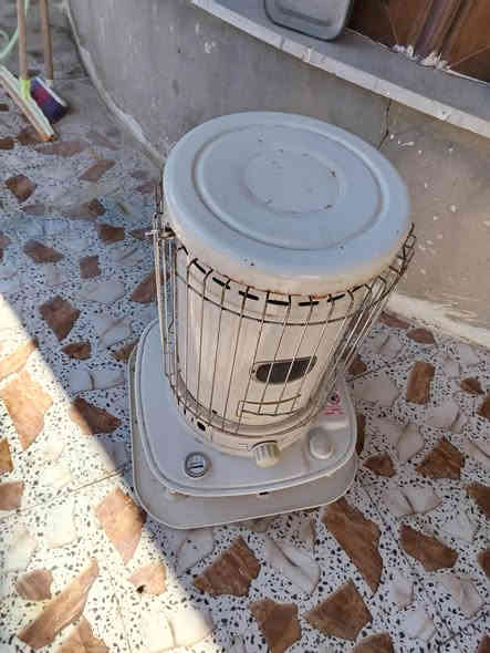 صوبه نفطيه لبيع شغاله 
حجم كبير كلش حارة 
السعر 80 وبي مجال 
***********
