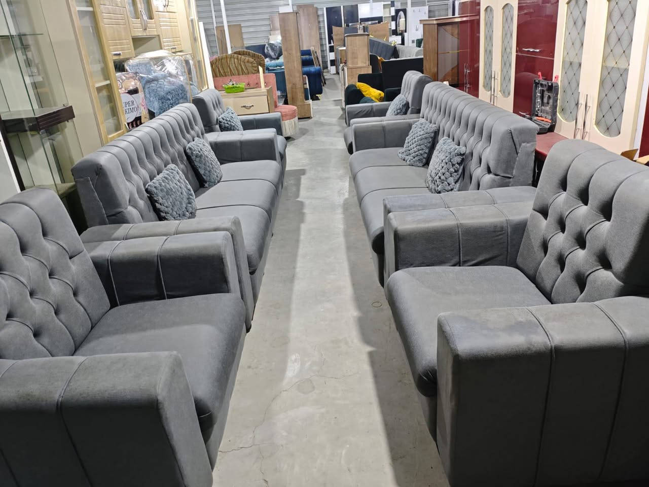 السلام عليكم ورحمه الله من معرض الرحمن وصل تخم تركي مرتب نظافه100 10 مقاعد للاستفسار واتساب ***********
