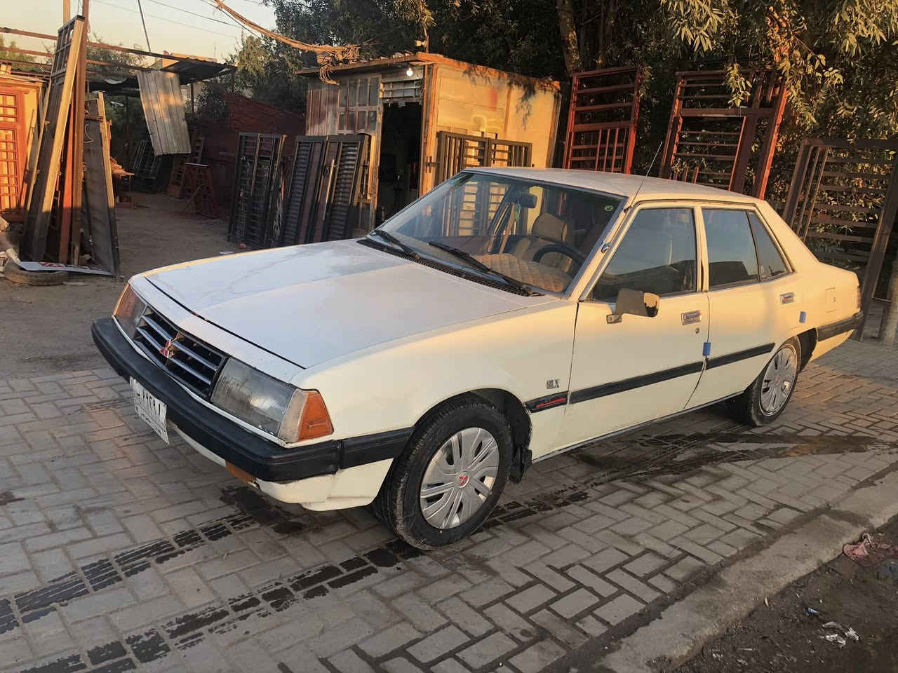 للبيع السياره جاهزه من كلشي مديل 82
مكينه وكير جدد 
كهربايات كلهة شغاله 
صدر امامي خلفي جديد 
تحويل مباشر/ مشروع وطني 
السياره كلهة بلاديه 
مكاني بغداد 
السعر 45 ورقه 
***********
