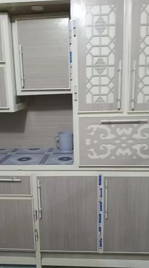 سلام عليكم كاونتر للبيع 3مترات وسنك متره ونص ***********
