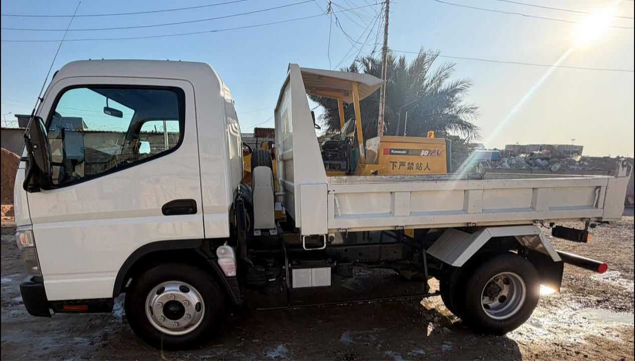 السلام عليكم
كنتر 2025 رقم بغداد ماشية ٤٠ الف كم سيارة جديدة
عنوان بغداد شارع البصرة 
رقم الهاتف ***********
