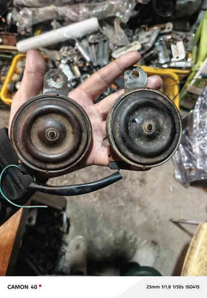 سلام عليكم هورنات سيدان حمره وسوده مكاني نجف ***********
