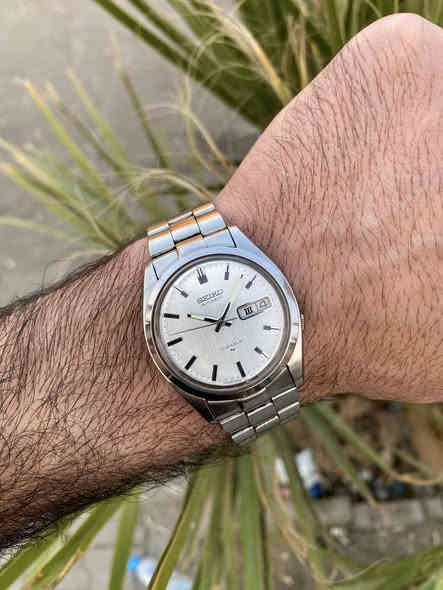 #SEIKO
#سيكو ياباني أنتاج قديم قطعه نادره 

نضيفة جداً 

نافذه عرض التاريخ ياباني وانگليزي 

الوقت مظبوط 100.100

موديل 7009.8210

عقارب مضيئة 

سير واسع 

اي حجز او استفسار آخر خاص او 

واتساب ***********
