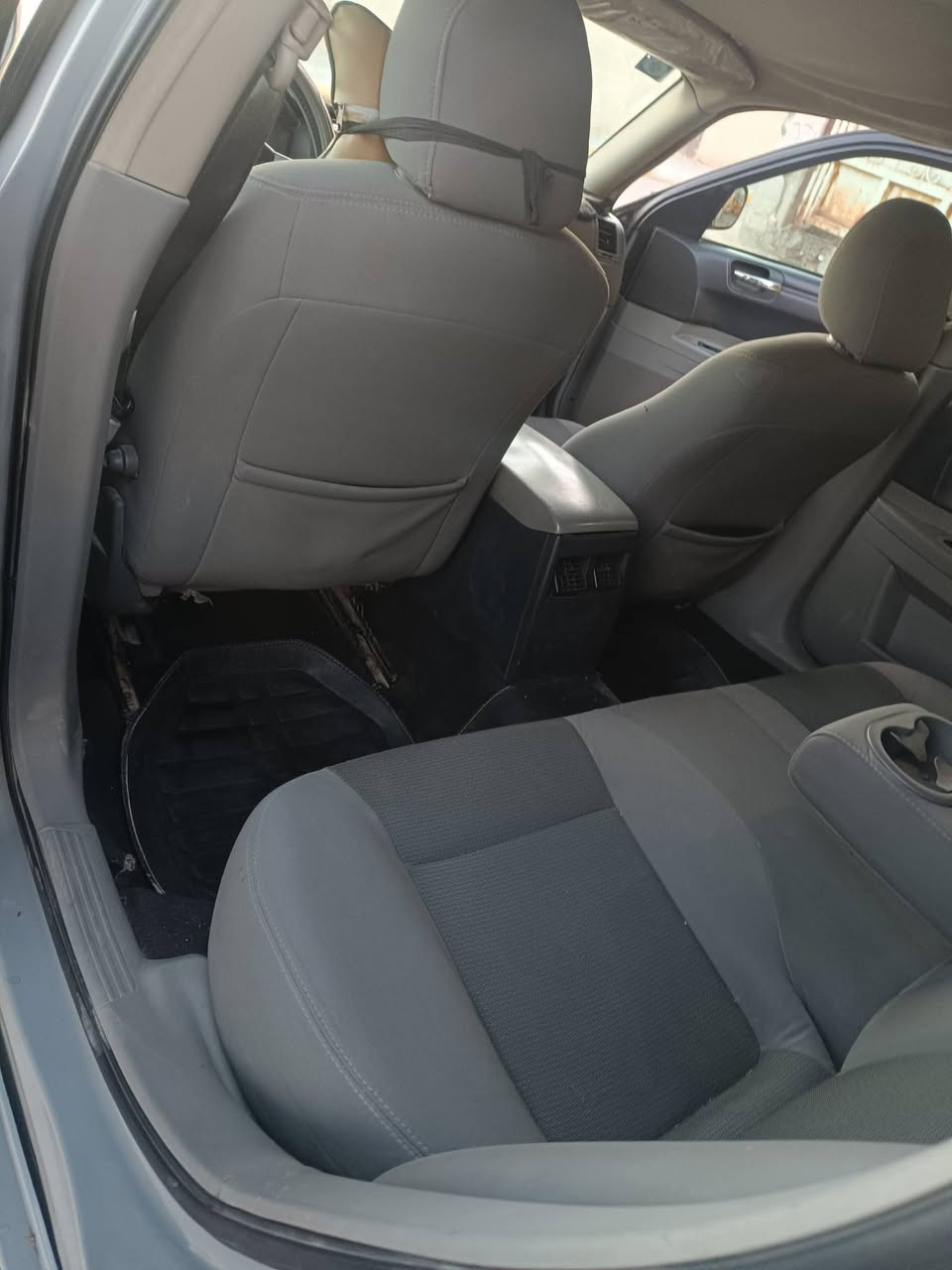 السلام عليكم أوباما موديل 2007
تخم تاير حداديه تبريد كهربائيات كامله سياره صبغه عامه للجماليه  كير مكينه ٣٥٠٠ رقم بصره مشروع وطني سنويه ٢٧ 
سعر 110$
هاتف ***********وتساب
         ***********
