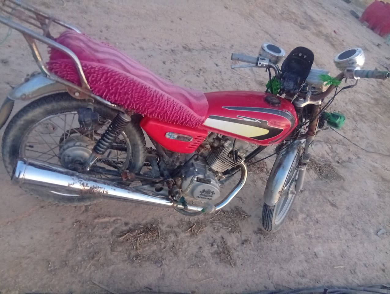 السلام عليكم دراجه موديل 20 كلك كلك  البيع السعر 380وبيه مجال  دراجه نضيفه وكله شغاله 
المكان طريق نجف كربلاء 
***********

