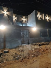 0السلام عليكم بيت للبيع مساحه 100 متر حي الزهراء سعر خاص.      0774745...