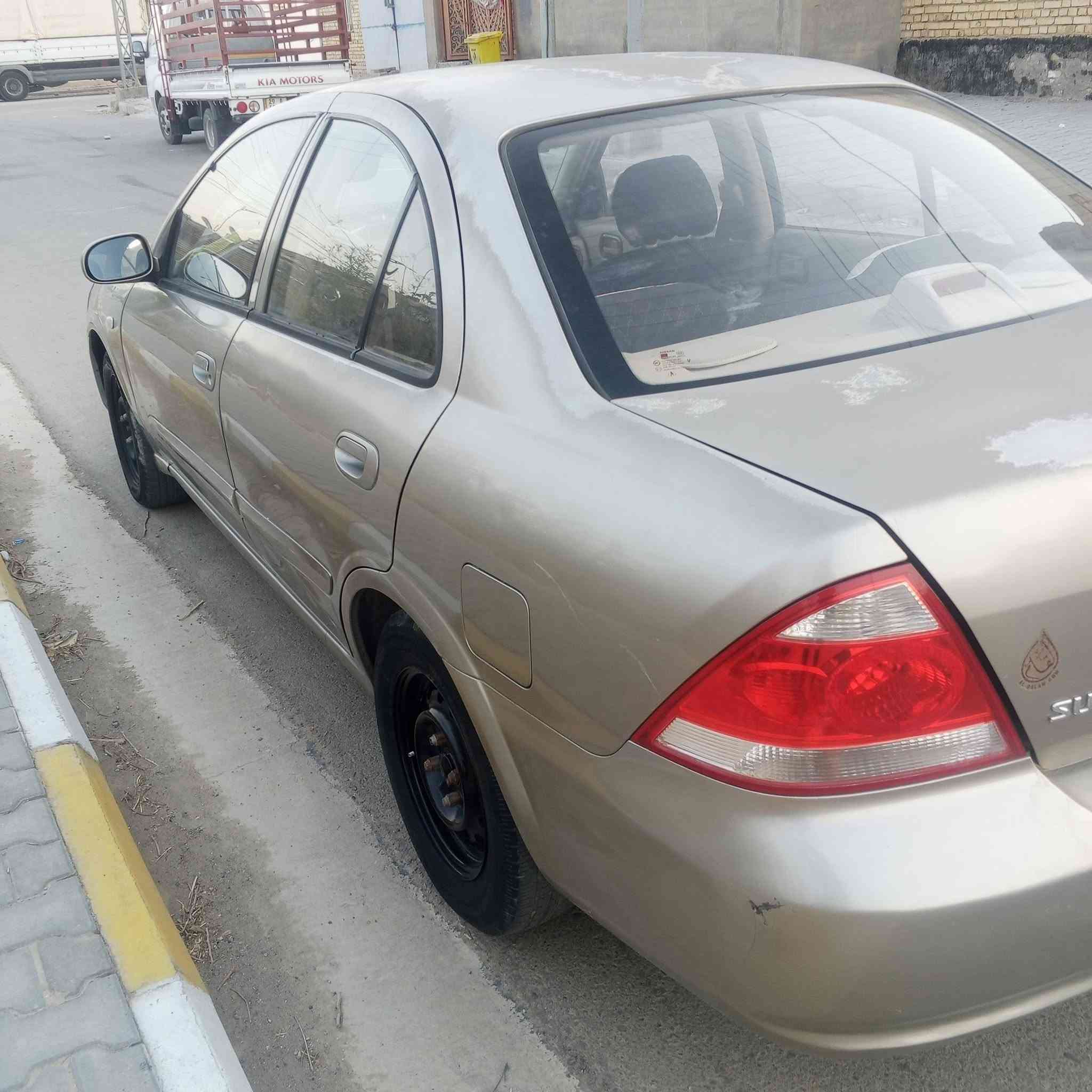 سني موديل ٢٠١٢رقم واسط دولي بدي كوري مكينه وكير اوتماتيك حداديه تخم تاير تبريد ثلج سياره بدون حادث فقط صبغ بنيد وجاملغين للجماليه فقط دواخل مدوشمه سياره جاهزه وخير من الله مكان السياره واسط مركز المدينة السعر البيع ٩٨بيها مجال قليل كلش ***********
