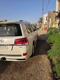 لاندكروزر ٢٠١٧ • ماشيه ٧٠٠٠٠ • بابل