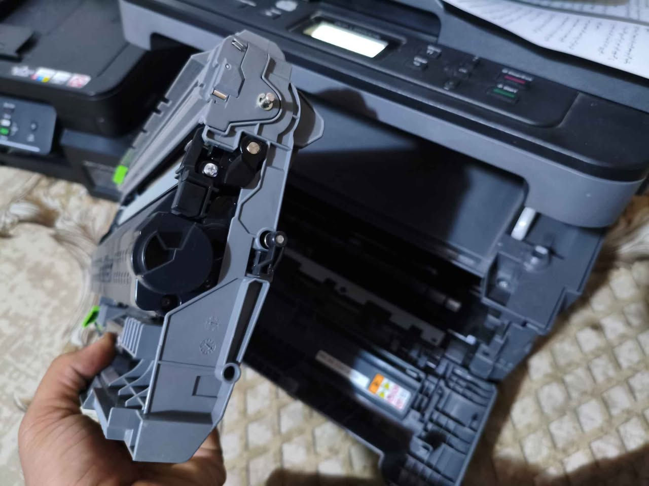 طابعه برذر ليزريه عاديه اسود وابيض
طباعه فقط يعني سحب ورق فقط
طباعه وجهين لتوفير الورق
طباعه من النقال والحاسبه مباشر بالكيبل
طباعه عن طريق النت بواسطة الراوتر
حبر باودر لا يخرب ولا يجف و متوفر
السعر ١٥٠ الف مكاني ناصرية مركز ناصرية, ذي قار


**إذا كنت صاحب هذا الإعلان وتريد حذفه لأي سبب، رجاءا أرسل رسالة إلى الدعم الفني**