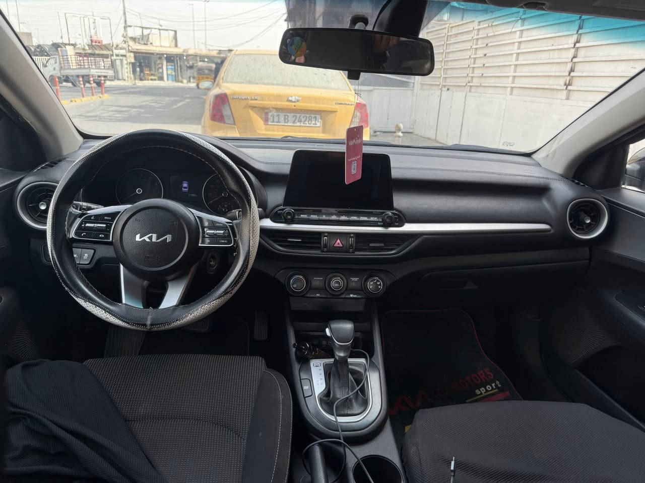 السلام عليكم كيا فورتي موديل ٢١حادثه بنيد وجاملغ نضام البيع بل قصط المريح البيع حسب المقدمه ول انتفاق وا يوجد مراوس حسب القناعه السياره جديده وجاهزه رقم بغداد بسمي تصال فقط ***********
