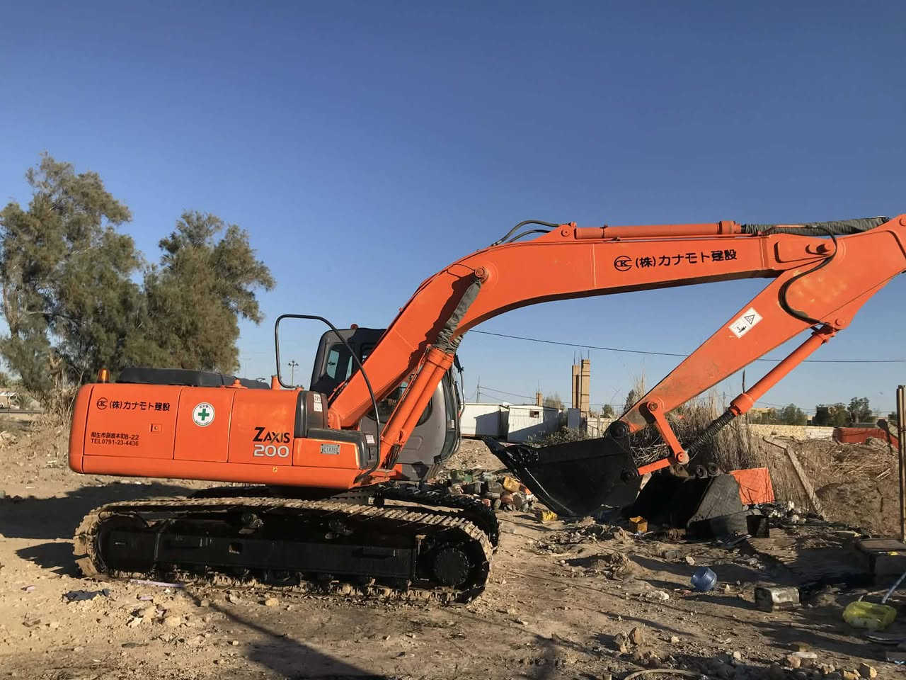 السلام عليكم للبيع حفارة هيتاشي زت مديل 2004 رقم ألماني حداديه نضيفه كهربايات شغالة حفارة جاهزه للعمل الاستفسار الاتصال على الرقم ***********   ***********
