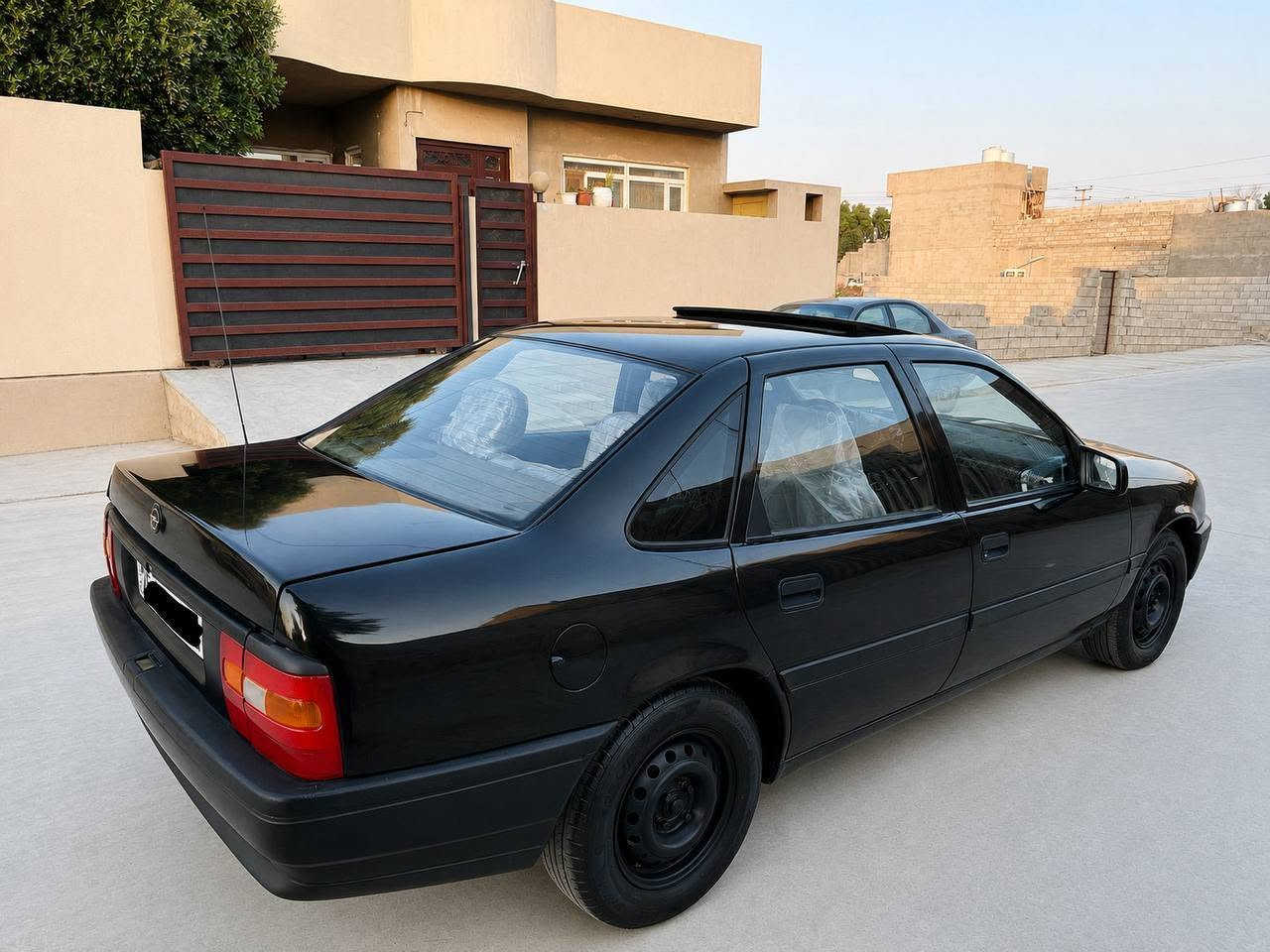 اوبل فكترا محرك 18 
موديل 1992 CD
كير عادي 
كير و محرك شرط لا صرف
لا بخار 
سقف سلایت
مراية كهربائية
قفل مركزي ریمونت
بريك Abs 
لايت زينون LED اصلي شمسي
ستیرن باور 
رقم كركوك مشروع وطني انكلیزي
کوبون بنزین بي
رقم و سنوية جديد 
سيارة بأسمي تحويل ثاني يوم
كهربائيات كله بشرط
مصبوغ عام للجمالية مكفولة من ضربة و الخیاس

سعر 42$ورقة و بيها مجال للطیبین
شراي یخابر ***********
