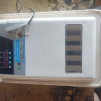 فقاسة • تقليب اوتوماتيك • ٢٤ بيضة