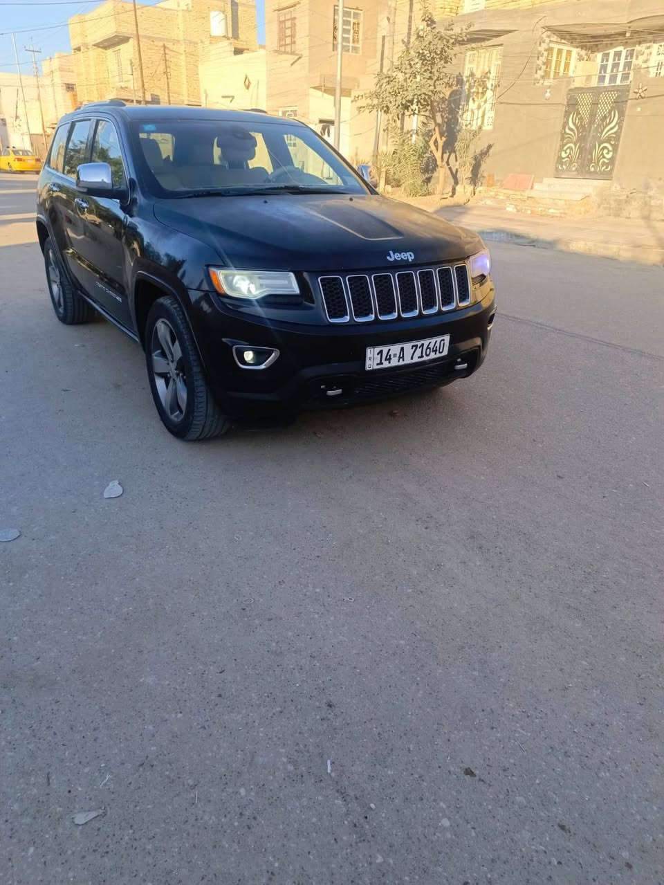 للبيع جيب شيروكي 2014 فول مواصفات 
محرك 6 سلندر قوي وناعم
الضربة جامَلِغ عكس السايق (خفيفة ومصلحة أصولي)
تبديل بند
ماشيه: 141 ألف كم
المحرك، الكير، بحالة ممتاز
السعر 185 وبيها مجال
للأتصال /***********
مكان السياره /الناصريه مركز
