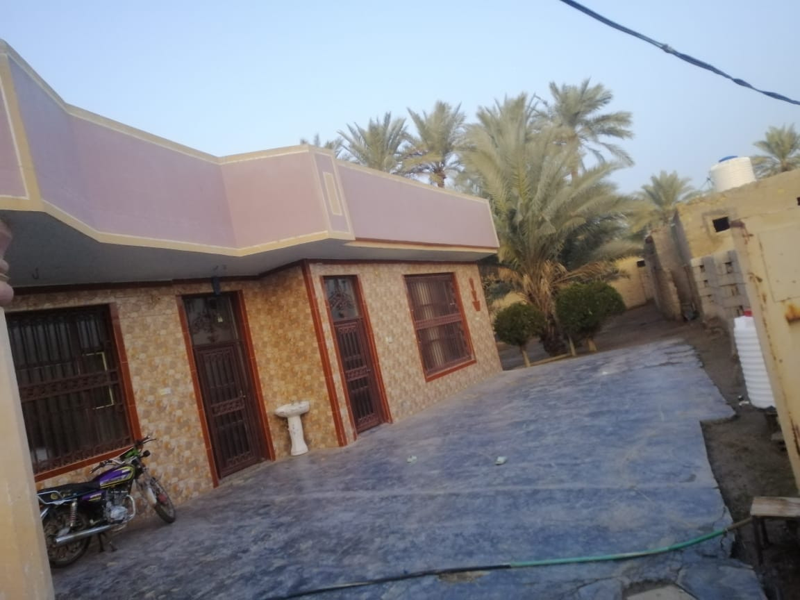 السلام عليكم
دار اللبيع
طابو زراعي سند ٢٥
يحتوي على ٣ غرف نوم
مساحته البناء 180 متر
امضيف او هول اممر او مطبخ
البيت نضيف كما واضح بل الصور
يبعد عن الجامعه ٥ كيلو
بل القرب من ثلاث مدارس  ابتدائية ومتوسطة اعداديه
المكان خلف إبراهيم الخليل ***********
الشراي بيي خير لو يدالل
