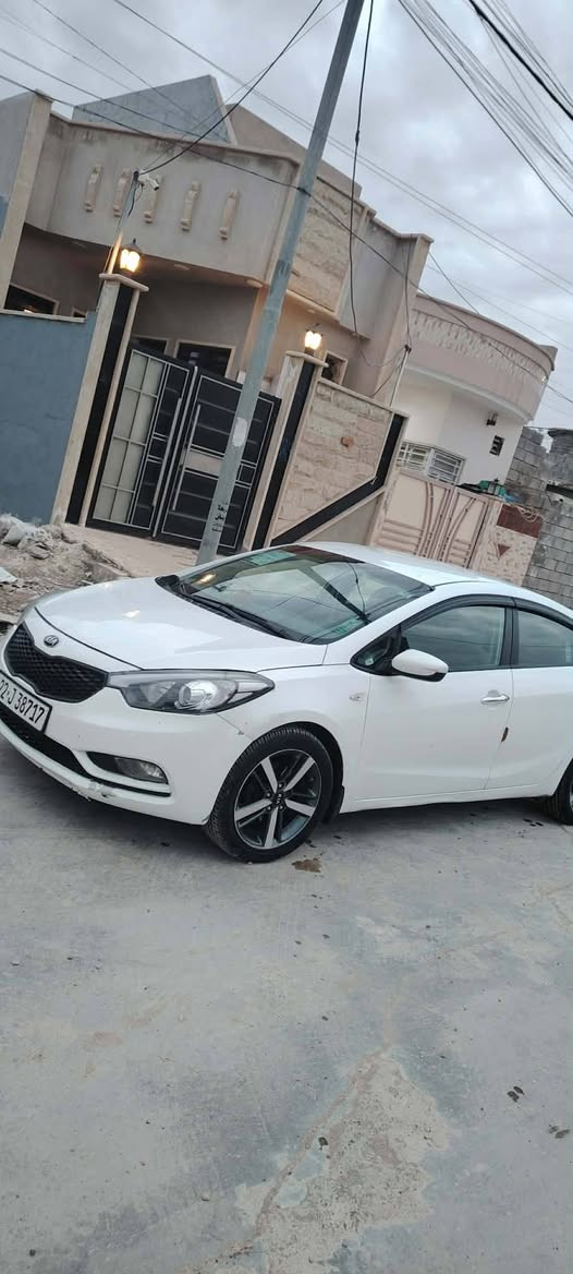 كيا سيراتو موديل 2015 سياره جاهزه بدون ضرر بيها صبغ موكانتين موضح بل صور سنويه جديده  اسمي هزه جديده السعر 119 وبيها مجال قليل ***********   ***********
