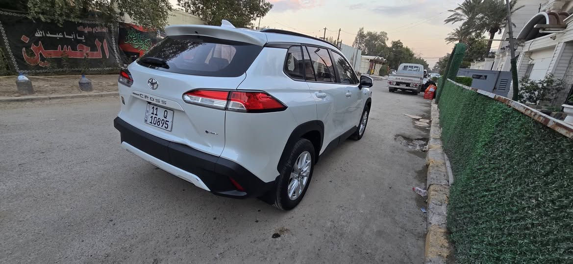 سلام عليكم 
كورلا كروز موديل 2025 هايبرد 
ماشية 7000km 
رقم بغداد بسمي تحويل ثاني يوم 
مكفوله كفاله عده طخه بسيطه ب جنطه ممصلحه 
فتحة سقف وحمالات سياره مصروف عليه هواي شغلات 
الجام عازل حراري 
داخل جلد قرميدي 
داخل صاج 
كامرات تسجيل اماميه وخلفيه 
لايت زينون وسكن زينون وكشافات زينون
ارضيات حوضية
هورن دينزو الياباني
بقية المواصفات معروفة بصمة واشاير بالمري واتوهولد وسايد بريك كهرباء ورادار وياها بصمتين
مكان سياره بغداد الشعب 
رقمي ***********
سعر 177$ وبيه مجال بسيط
