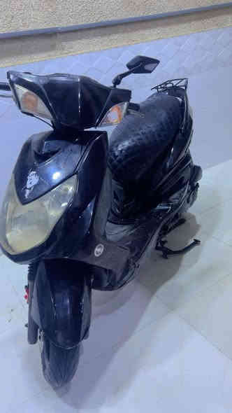 سلام عليكم درجة سكنس فحل نوزل البيع السعر 550 وبيها مجال مكاني بغداد الشعله رقم *********** كلها شغاله كهربايات عداد سرعه بأنزبن قفل ستيرن قفل جنطه شلعه معدل 120 تمشي نضافه 90/100
