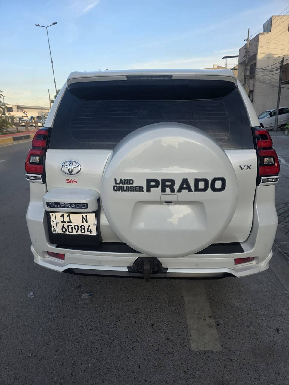 ﷽❤
السلام عليكم 
تويوتا برادو 2022 VX Midnight 
التفاصيل :  
 
السيارة ماشيه 40000 كم حقيقي كفالة عامة سونار بالصور 
المقاعد جلد و الامامية كهرباء  + تبريد وتدفئة 
حجم المحرك V6  
بصمة عدد ٢ 
حجم الاطار ١٩ 
ويل كب كروم 
سبير تعليك 
فتحة سقف
ثلاث قطع تبريد
ثلاجة وسطية 
‏ABS
فور ويل 
كير ومحرك مكفولات 
بدون رصعة او شخط
اشارة ترحيب بالدوسات
لايتات وكشافات زنون 
مثبت سرعة
المودات والاوامر الصوتية
شاشة تحكم التبريد الخلفي
نظام نزول منحدرات 
مانع انزلاق 
اشاير بالمري الجانبية والمري قابلة للطي
مضلله اسود كاتم   مع كتاب تضليل 
✈️السعر 50000$ وبيها مجال للشراي ✈️
📍بغداد الرصافه 
***********
ومن الله التوفيق😍
