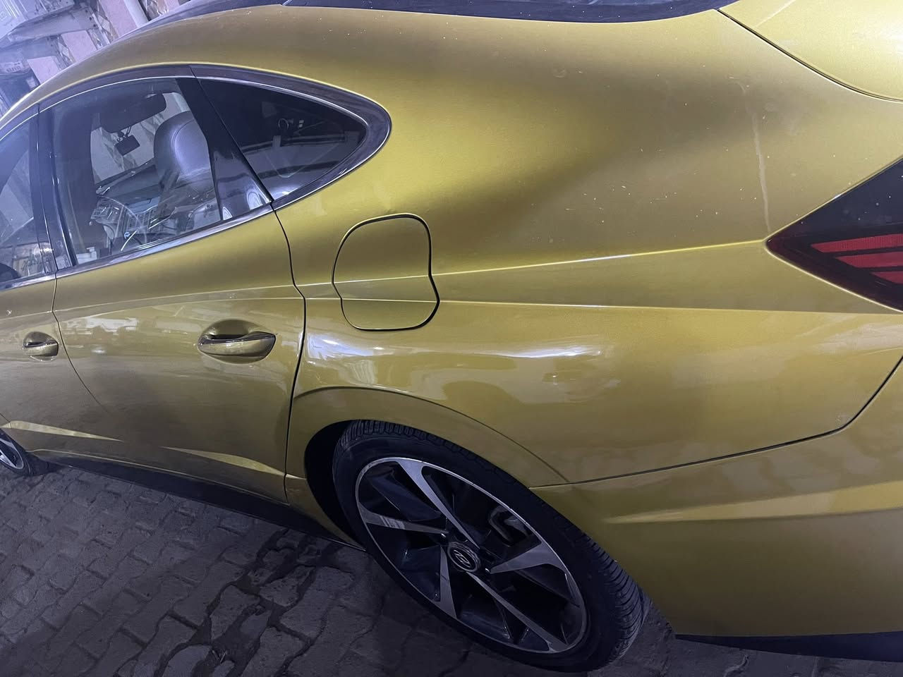 لسلام عليكم .. سوناتا موديل 2021 مواصفات فول محركها 1600 تيربو الحادث جاملغ بنيد مبدل بدون دواخل 
وقبل سبوع نضربت بالجاملغ مثل ماموضح بالصوره وتم تصليحها 
مكان الاعضمية 
السعر 158 ورقة وبي مجال بسيط 

للاستفسار ***********
