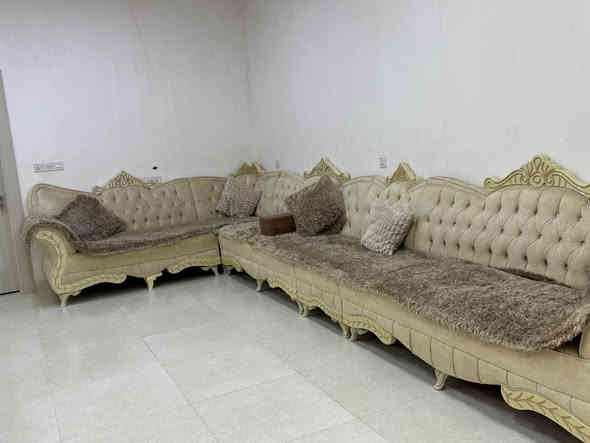 قەنەفەی 10 نەفەری کلاسیک بۆ فرۆشتن  زۆر پاکن 
لە سلیمانیم 
سحری 375 هەزار و مەجال
*********** السليمانية
