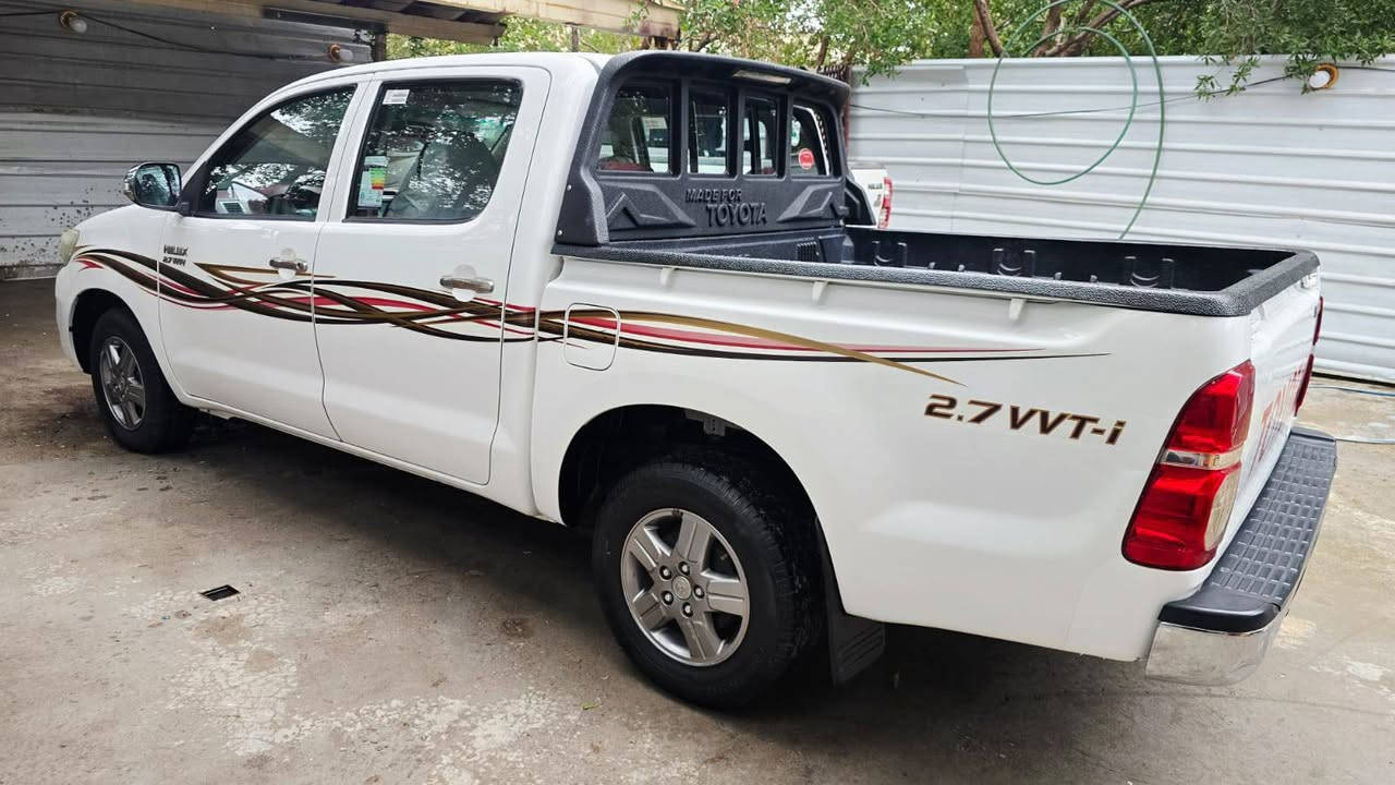 السلام عليكم عندي بيكم للبيع موديل 2015 رقم اربيل سياره كفاله عامه تحويل ثاني يوم كير  وتماتيك ماشيه 90 العنوان بغداد والشراي يتصل ***********
