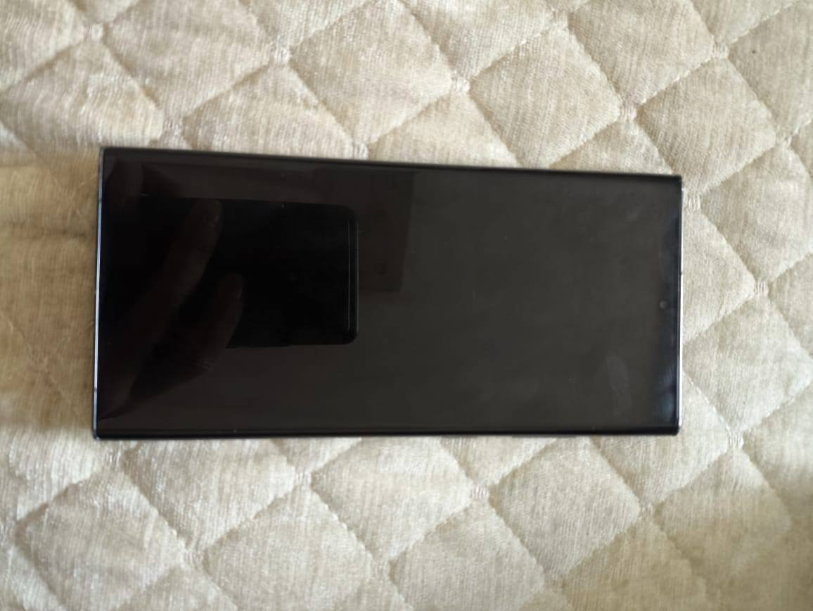 السلام عليكم
S23 ultra للبيع ذاكره 256 كامل مع كل ملحقاته الاصليه 
ما داخل تصليح ولا مبدل بي قطعة 
(السعر 600 )
للإستفسار الإتصال او مراسله الرقم فقط ***********
