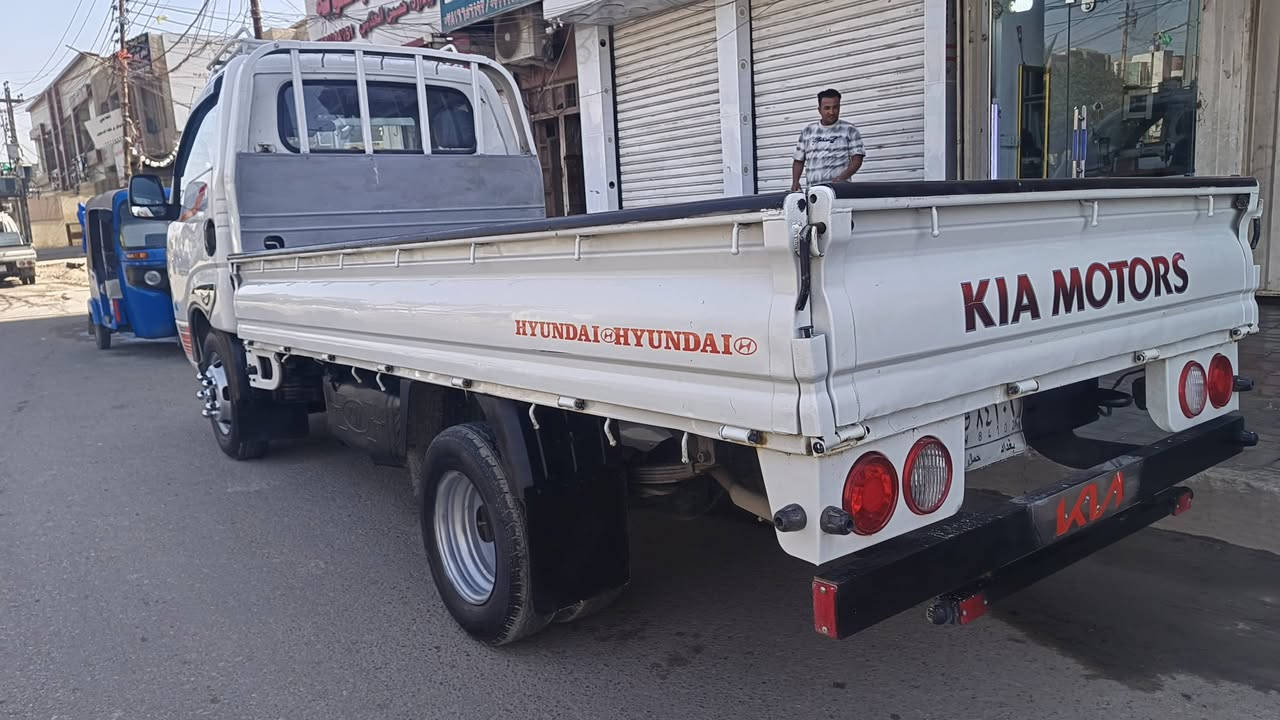 كيا فحل موديل 2010 تك قمارة 9 جنكال  محرك 4000 مفتوح
مكفولة من ضربة وكص صبغ مكانات اثر جراد
محرك كير اكسن مكفول 
شاصي مكفول ميكانيك جديد
تخم تاير امامي خلفي 
جاهز من كل النواحي 
رقم بغداد ألماني مشروع وطني تحويل مباشر 
السعر 93 وبي مجال 
مكاني بغداد مدينة الصدر الاورفلي 
رقم الهاتف ***********
