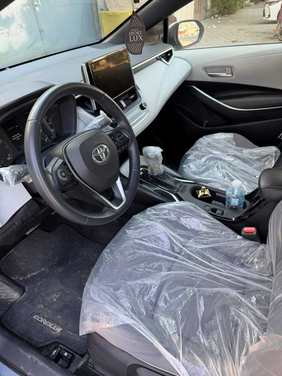 تويوتا كرولا 2024 كلش حلوة 
رقم اربيل 
سياره فول عدا البصمه
ماشي 63 ميل
مكينة كير مكفولات بشرط
سياره حيل حلوة ونظيفة 
ماتحتاج مصرف جاهزة من كلشي

رقم صاحب سياره ***********
