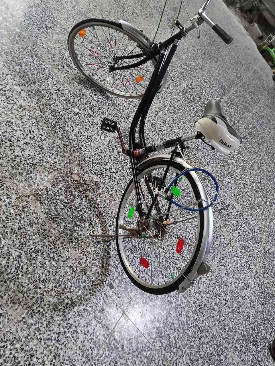 بايسكل جديد للبيع سعرة 80 مكانة طويريج والشراي بي خير ويدلل ***********
