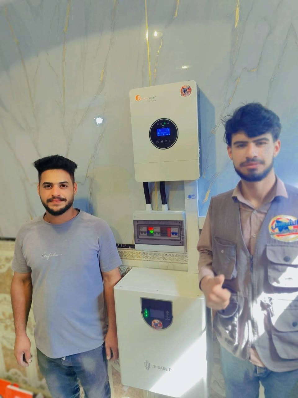 بسم الله وعلى بركه الله 
بيت اخر يودع انقطاع الكهرباء
بيت اخر يودع المولدات وضجيجها
بيت الأخ سمير خزعل قرر تنصيب منضومه 
 
8               امببر نهارا 
8              امبير ليلا 
متكونه من 
#الواح جنكو 620 واط عدد 4
#جهاز فلستي  بقدره 4ك 
# بطاريه شيساج سعه 8ك واط ساعه 8000سايكل عمر يتجاوز ال10سنوات
مع بقيه مكونات االمنضومه من الحديد المغلون والجوزات واسلاك التوصيل للاستفسار المراسله او الاتصال او الواتس اب ***********
