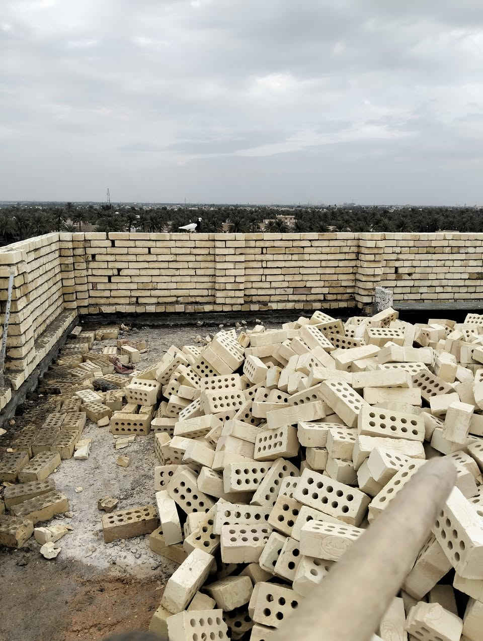 خلفه بناء  متفرغ والرزق على الله***********
