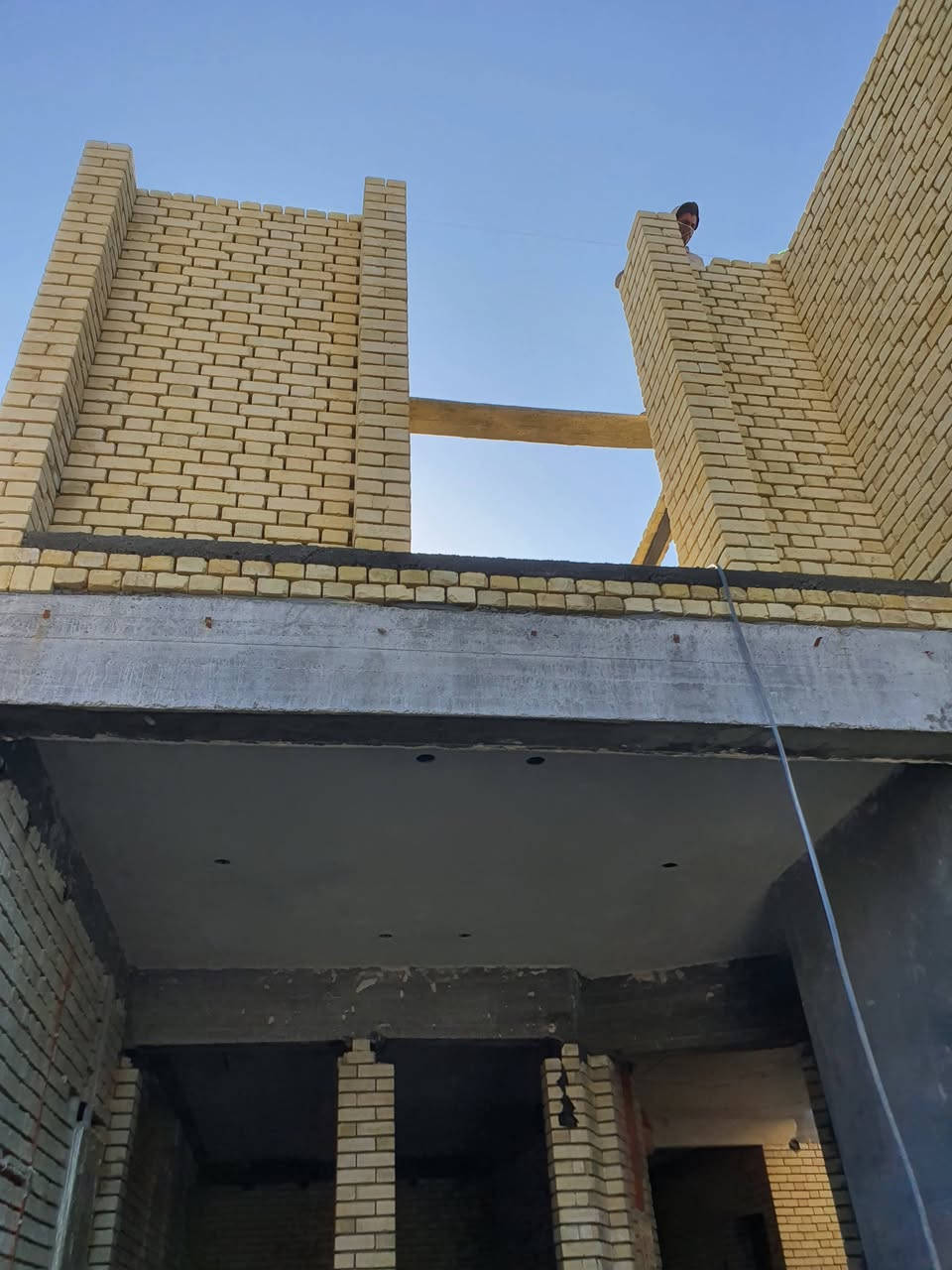 🏗️ بحمد الله تم تشطيب هيكل منزل طابقين في ذي قار.قضاء الغراف
بإشراف وتنفيذ مميز.

📞 للتواصل:
 [ ***********]
✨ عباس شريان  – الإبداع والثقة
