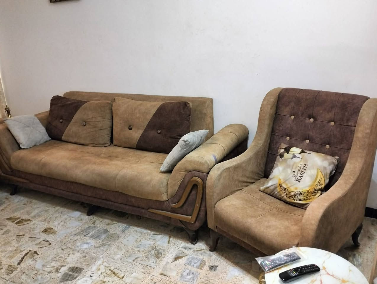 تخم تركي عشر مقاعد تكمه نظيف السعر ٤٠٠ وبي مجال بسيط للشراي


**إذا كنت صاحب هذا الإعلان وتريد حذفه لأي سبب، رجاءا أرسل رسالة إلى الدعم الفني**