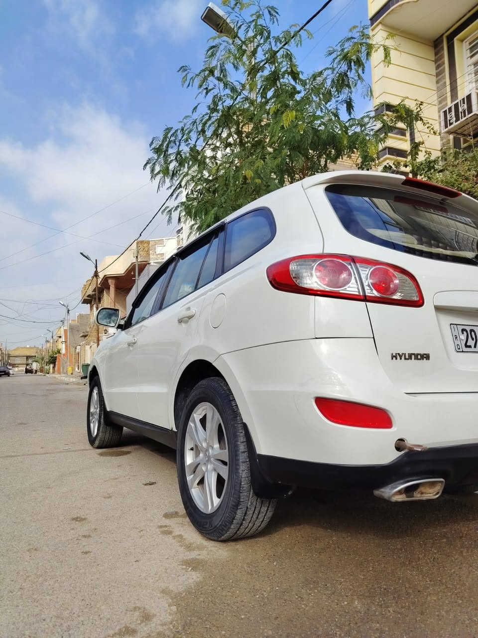 السلام عليكم
سنتافي خليجي  2012 للبيع  حجم المحرك 6 سلندر للبيع مكفولة كير ومحرك وصبغ بيها طخة بسيطة يم البك لايت 
للتواصل الاستفسار عالخاص او الاتصال على الرقم
 ‏‪***********‬‏ متوفر واتساب
السعر 165 وبي مجال
