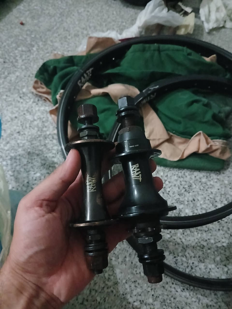 السلام عليكم شباب غراض bmx فول نضافه سعر خاصة


**إذا كنت صاحب هذا الإعلان وتريد حذفه لأي سبب، رجاءا أرسل رسالة إلى الدعم الفني**