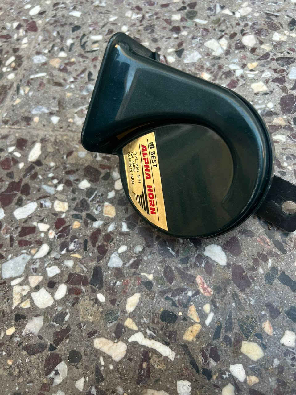 🔊🔥 وصل حديثاً — منبهات (هورن) طاط منشأ ياباني 🔥🔊
إذا تبحث عن صوت قوي وواضح يلفت الانتباه ويعطي سيارتك هيبة على الطريق 
ملف نحاس مع ضمان لمدة سنة
وفرنا لك هورن طاط الياباني الأصلي بجودة عالية وأداء مميز 👇
✅ صوت عالي ونقي — يضمن تنبيه سريع وآمن
✅ تحمل عالي — مقاوم للحرارة والظروف القاسية
✅ عمر طويل — جودة يابانية مضمونة

✅ تركيب سهل وسريع
✅ ملائم للسيارات الأمريكية 🇺🇸
📦 متوفر الآن بكميات محدودة
ويتوفر جمله لصاحب المحلات والورش 
13 مفرد 11 جمله 
العنوان بغداد البنوك 
للاتصال ***********
ويتوفر توصيل لجميع محافظات العراق
