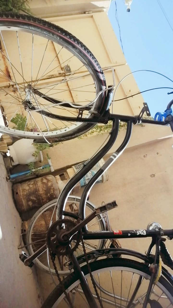 سلام عليكم بايسكل للبيع نظيف مال حاويه جديد حجم 26 بايسكل نضيف لونه اسود ياباني السعر 110 وبي مجال مكانه حي المعلمين لاستفسار مراسله الصفحه او الاتصال الى الرقم ***********

