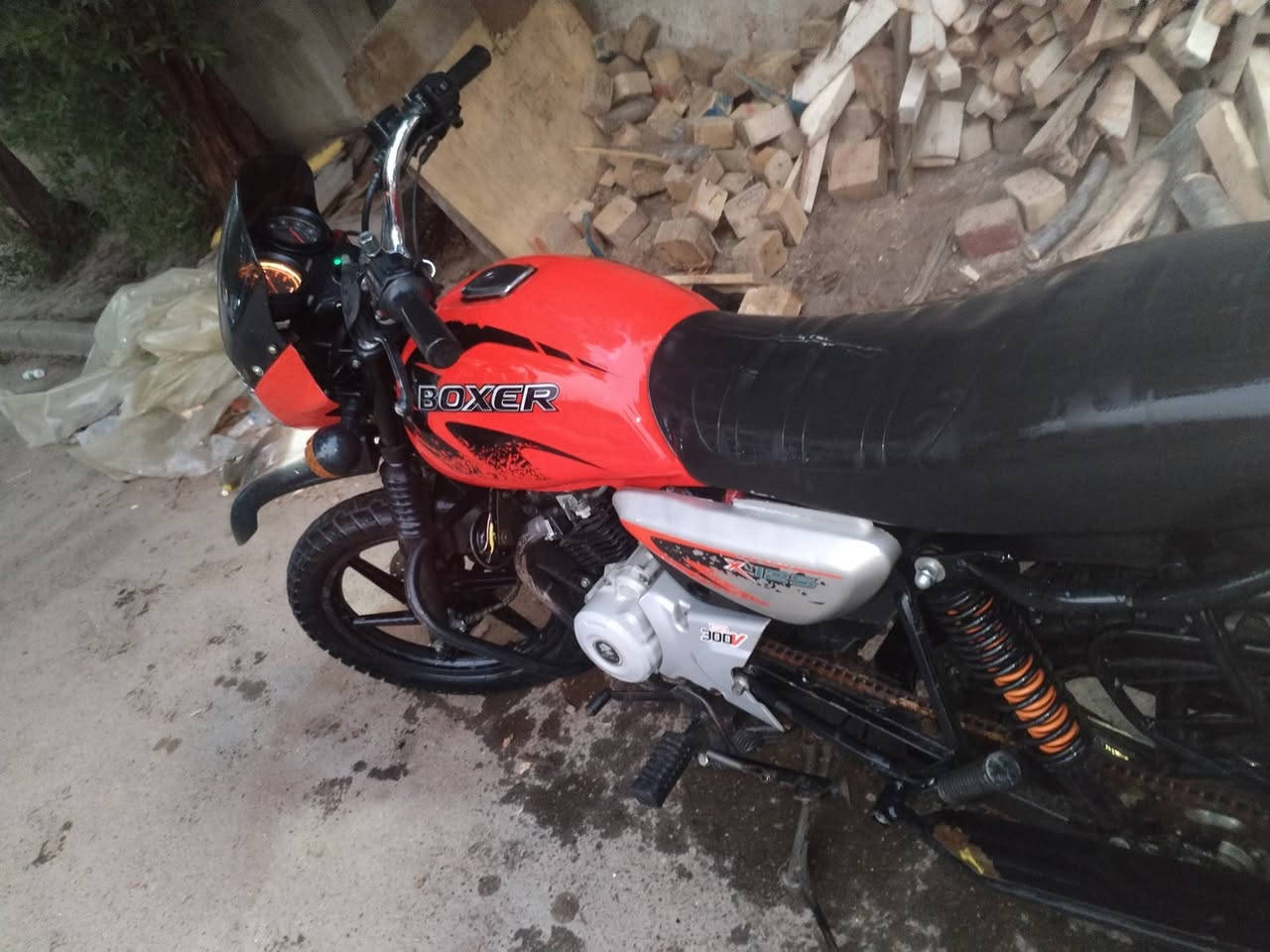 السلام عليكم بوكسر للبيع موديل 23دراجه كامله أوراق كامله اصوليه دراجه خير من الله سبب البيع اريد اسوي عمليه ومحتاج فلوس السعر 1500 وبيه مجال مكانه بغداد الحريه *********** أقره المنشور قبل لا تراسل
