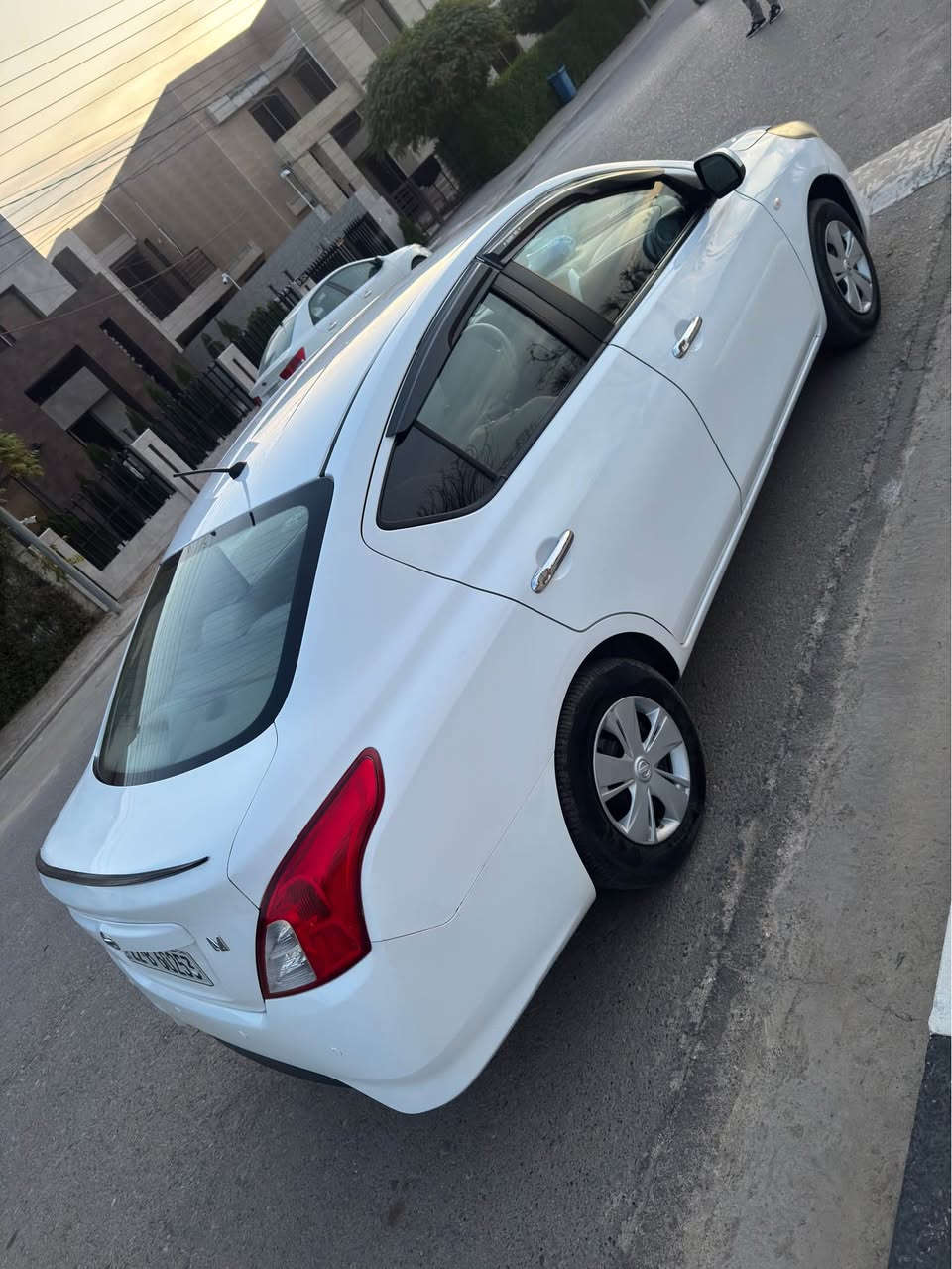 صني ٢٠١٨ عراقيه
بليت زرقه مرغوب
قطعتين صبغ جاملخ خلفي و صندوق خلفي و شبر بالبونيت بدون دواخل
ماشيه ١٦٣ كيلو
كير محرك تبريد بشرط
مصرف ما بيها
سياره كلش نظيفه
تحويل بشرط

مكان السياره اربيل
*********** أربيل, العراق
