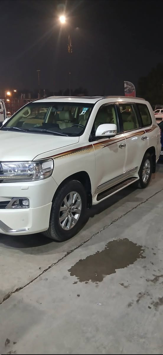 لاندكروز 2017 ساز فول موصفات بصمه فتحه كشن سايق 3 دكم كشنات كهرباء وجلد لايت زنون عالي ناصي تخم تاير سبير منازل يوجد صبغ في البنيد اثر طابوكه بدون اي فتح او طخه مكفوله برغي ممفتوح بسياره ماشيه 140 رقم بغداد الجديد بسمي السعر 450 المكان بغداد مشتل ***********
