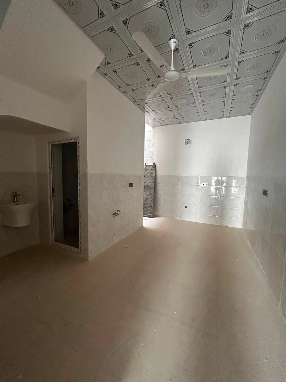 🏡دار للبيع
📍 البوبيات عامود 31
📏 المساحة: 52 متر
🚪 الواجهة: 4 ونص متر
📐 النزّال: 11.75 متر
🛣️ عرض الشارع: 8 متر  يبعد 50 متر عن الشارع العام
📝 التفاصيل: زراعي ، سند 25
يحتوي على (غرفتين نوم +وصاله + واستقبال +ومطبخ +وصحيات عدد 2
📞للاتصال ..***********
