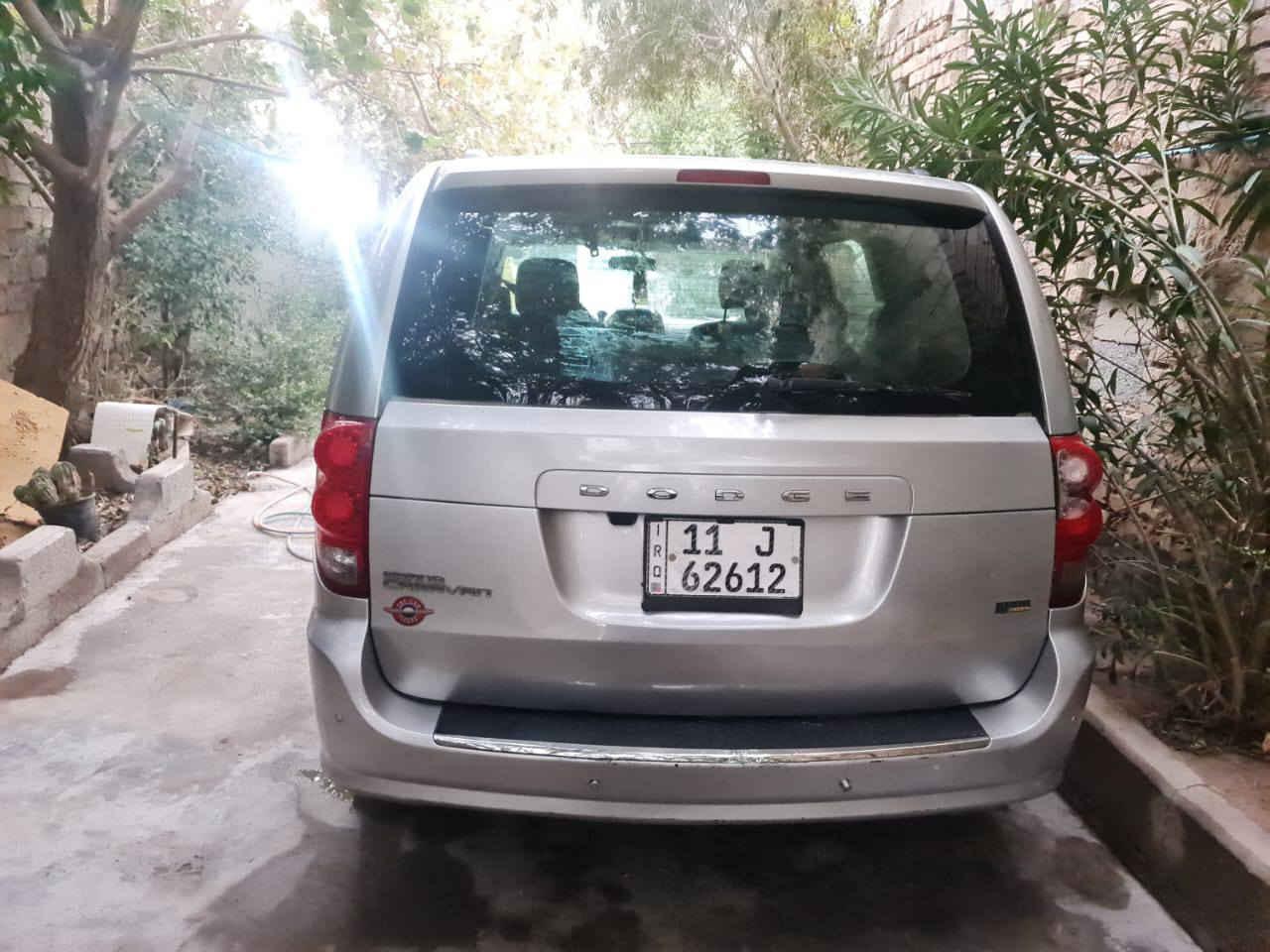 السلام عليكم من رخصة مدير الكروب 
دودج كرفان موديل 2008
3قطع تبرد 
كراسي سياحي 
بوب وصندوق كهرباء 
محرك 3300 المرغوب 
هزه جديده رقم بغداد ب اسمي تحولي ثاني يوم 
*ملاحظه السياره داخله كلين بدون ضرر بس بيها صبغ عام ب العراق السونار موجود 
السعر 95 وبيها مجال بسيط 
***********
