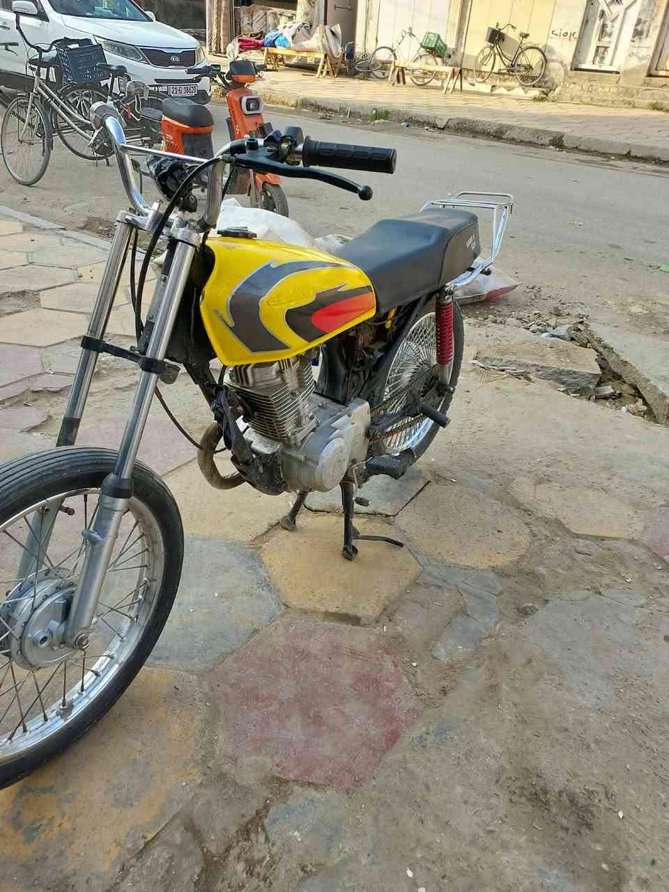 سلام عليكم دراجة رياضي للبيع اوراق بيهة محرك مفتوح موديل 18دراجة كاعدة كلشي ما يرادلهة السعر خاص او تصل عل رقم ***********
