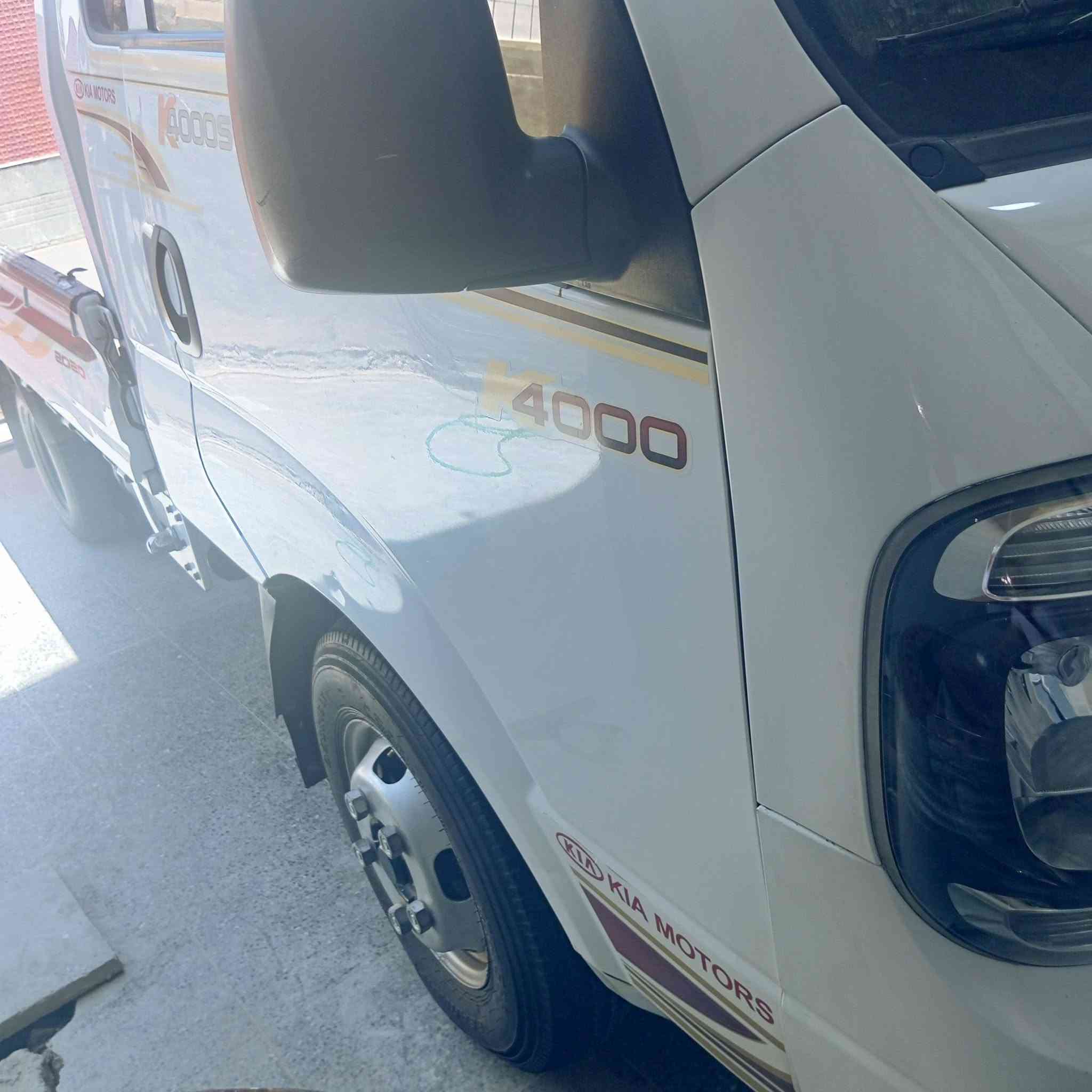 السلام عليكم فحل موديل 20 شكل الجديد كفاله من صبغ وباردوفتح  بيها رصعات فقط مكينه 4000،مفتوح رقم بغداد سعرها 148 ،،***********
