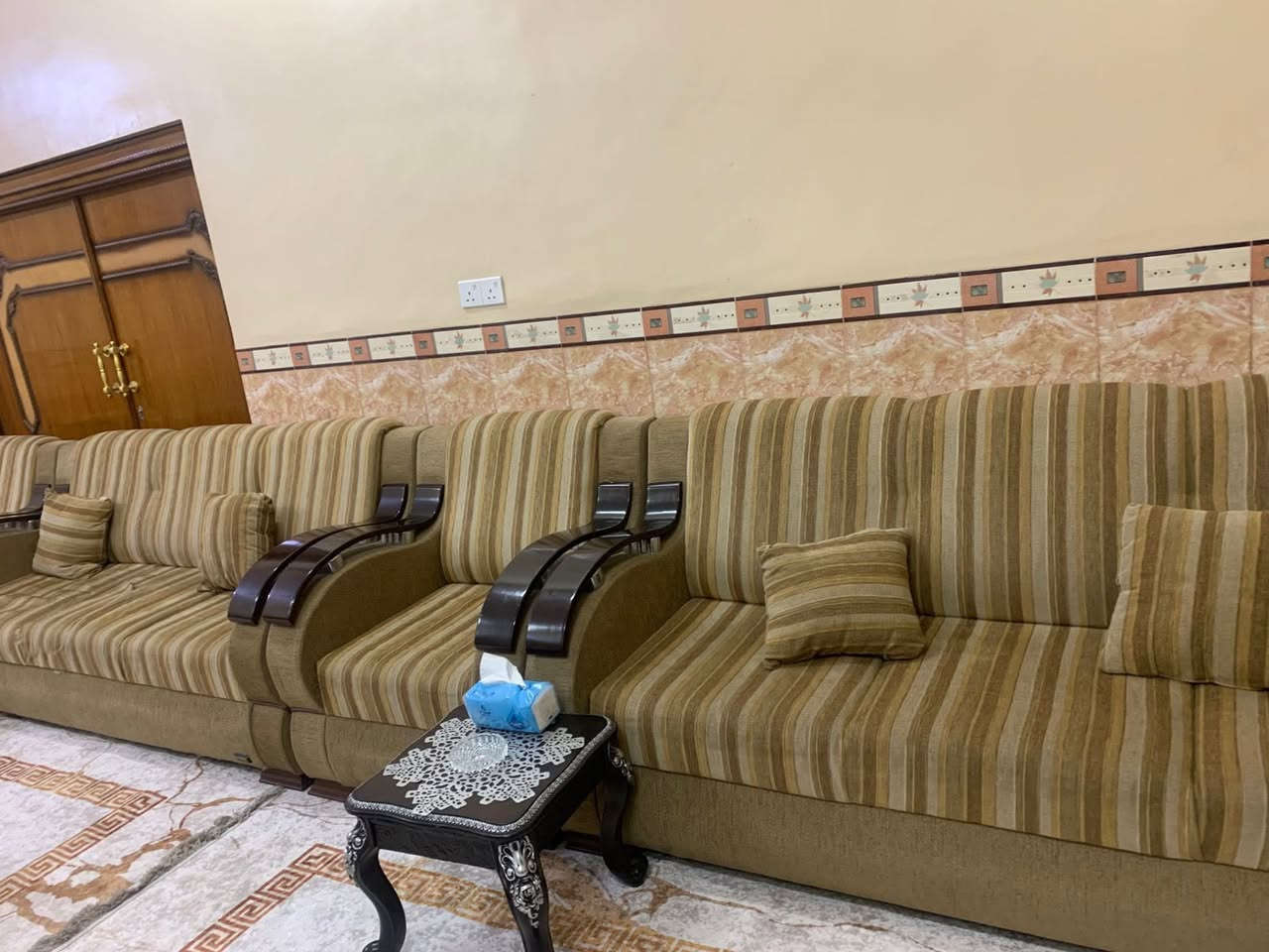 طخم عشر مقاعد 
عدد ثنين نظافة ممتازة 
ثقيل تسگام ....سعر الواحد ٥٠٠فقط 
مكان مقابيل موكب قائد عسكر الحسين
اتصال 
***********
