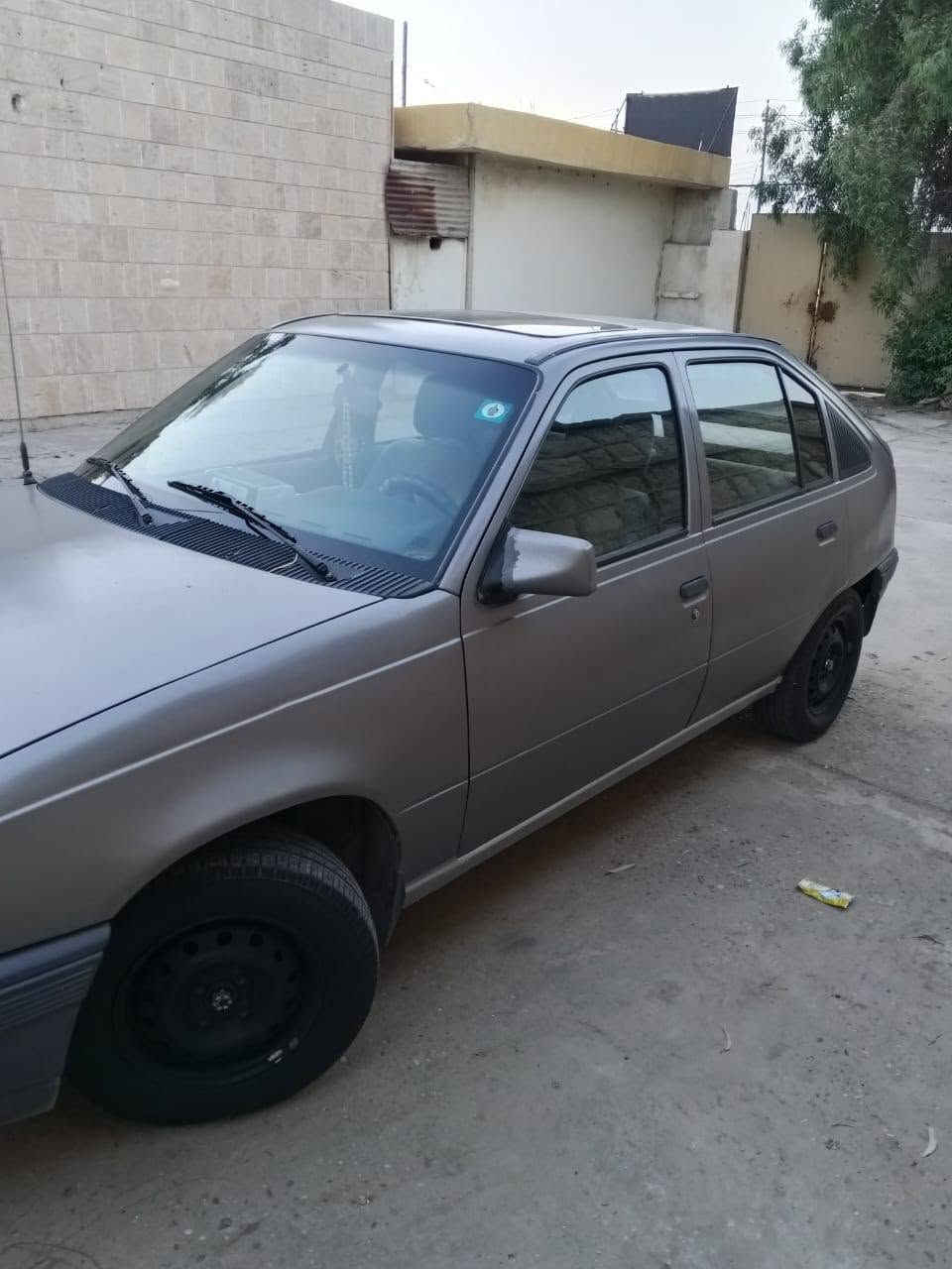 كاديت للبيع باسمي رقم نينوى مصطره سياره عل وضع شركه المحرك بي بخار كير شرط طخم تاير كابون بانزين للستفسار ***********/***********
