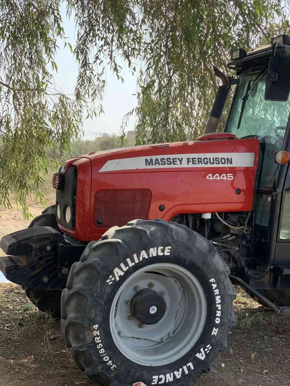 للبيع
فوركسن موديل 2015
حجم 110 سوبر 4 سلندر 
مكفولة من كل شي كير اكسل محرك 
لاتنقيص ولا تبخير مكينة على وضع الشركة 
رقم منفيس وين ما يعجبك تسجلها بأسمك
وهذا الفيديو واضح كدامك 
مكانها محافظة واسط ناحية شيخ سعد 
للاتصال ***********
