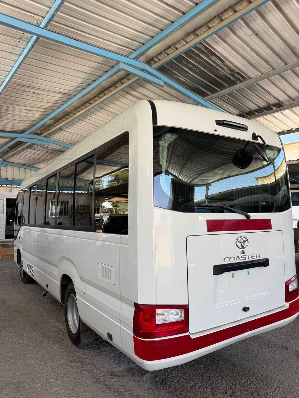 🔥 وصلت دفعة جديدة ومميزة 🔥🚍
في معرض خالد حجير لتجارة الباصات

✨ للبيع: تويوتا كوستر 2023 مستعمل بحالة الوكالة ✨

✅ قير أوتوماتيك
✅ محرك 4 سلندر قوي واقتصادي ✨
✅150 حصان 🐎 
✅ بحالة ممتازة جداً وجاهز للعمل

🔹 الإضافات والمواصفات:
📍 برادي مكيف
📍 مكيف مركزي قوي
📍 تدفئة خلفية
📍 فرش مخمل فاخر
📍 عواكس جانبية
📍 برادي جانبية
📍 سطب خلفي
📍 مرايا خلفية

🚍 نظافة ممتازة وحالة وكالة من الداخل والخارج

⭐ كما نُعلن لزبائننا الكرام أنه خلال الأسبوع القادم سيصل إلى المعرض:
✅ دفعة جديدة من باصات تويوتا كوستر 2023 (6 سلندر) مستعملة بحالة ممتازة.

✅ دفعة من باصات ميتسوبيشي روزا 2023 سعة 26 راكب.

📞 للحجز والاستفسار ومعرفة الأسعار يرجى التواصل معنا.
١- خالد :  ***********- محمد : 0798919738
معرض خالد حجير لتجارة الباصات
ثقة • جودة • أفضل الأسعار ⚡️


**إذا كنت صاحب هذا الإعلان وتريد حذفه لأي سبب، رجاءا أرسل رسالة إلى الدعم الفني**