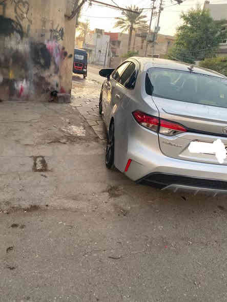 السلام عليكم 
للبيع 
كورولا 2020 وارد أمريكي 
رقم أربيل سيارة باسمي تحويل ثاني يوم ..
((ضرر كما موضوح بل صور)) 
مواصفاته 
ويل كب ١٨رياضي 
لا يت زنون 
اشاير بلمري 
نظام ECO
قيادة ذاتية
نظام سبورت 
مانع الانزلاق
محرك 2000
كير10نمر 
رادار امامي 
نظام تحديد مسار 
مثبت بسرعة
هاند بريك بصمة 
كشنات جلد 
داخل ألوان اسود 
وتخم تاير جديد 
فول تحكم سترين +تحكم شفتات 
كأمره خلفية 
السيارة نظيفة وجاهزة
العسر ١٧٠بيهه مجال بسيط 
رقم شمالي 
العنوان : ديالى / بعقوبة 
التفاصيل و الاستفسار 
الاتصال ع الرقم ***********
